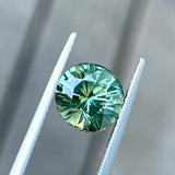 3.01ct - Green Round Brilliant